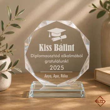 Gravírozott kristály emlék diplomaosztóra elegáns díszdobozban