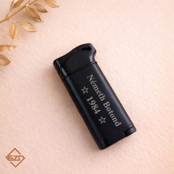 Fekete neves-évszámos öngyújtó-01