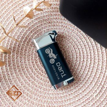 Fekete-ezüst motoros-neves öngyújtó-01