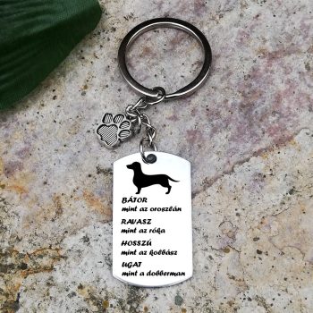 Tacskó tulajdonságok gravírozott kulcstartó