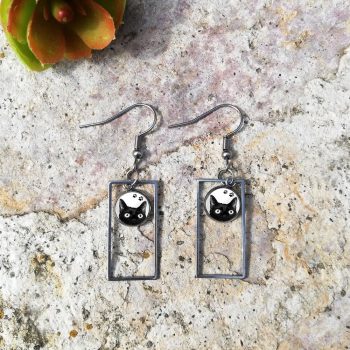 Cicafej acél fülbevaló