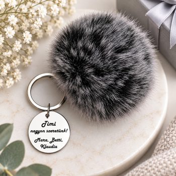 Szürke pompom kulcstartó elegáns női kiegészítő
