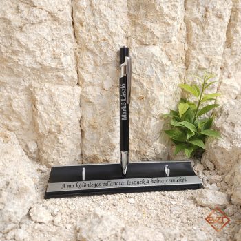 Fekete-ezüst toll dobozban