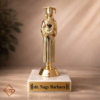 Diplomás lány - Jogász