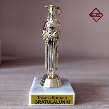 Diplomás lány - Gratulálunk