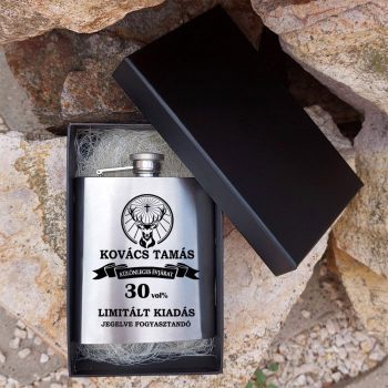 Röviditalos flaska névvel, születési korral