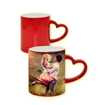 Hőre változó szíves bögre saját fotótokkal