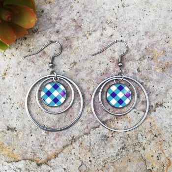 Kék kockás lógós fülbevaló