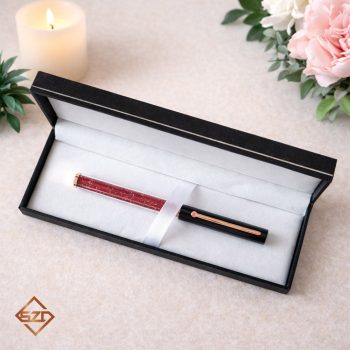 Piros-fekete kristályos toll díszdobozban