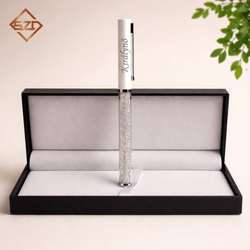 Fehér kristályos toll díszdobozban