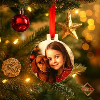 Karácsonyfadísz-kislány